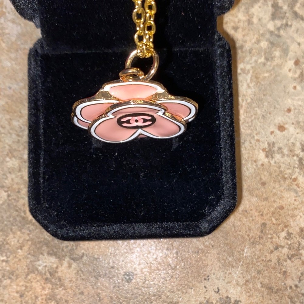 CHANEL Pink and Gold Flower Necklace - Picture 3 of 7